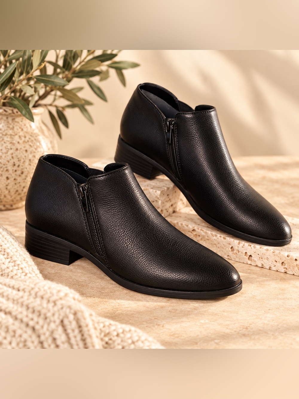Kensie Sammy Black Ankle Booties Women’s 8.5M Side Zip Low Heel NWOT